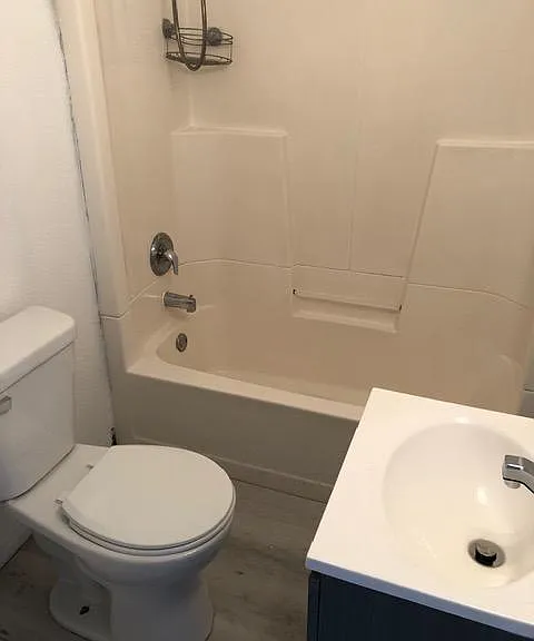 525 W Dakota Ave — Photo 7