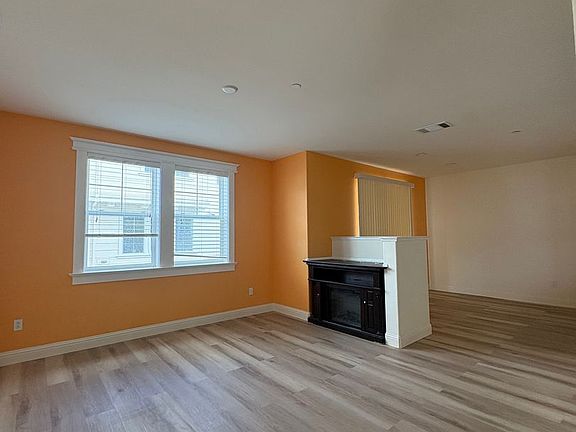 2nd image of 2371 Northshore Dr