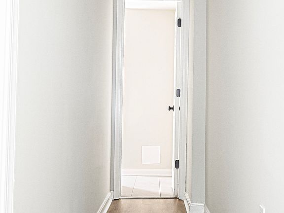 4th image of 1518 Baker St