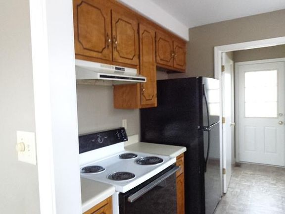 4th image of 748 Shelton Cir