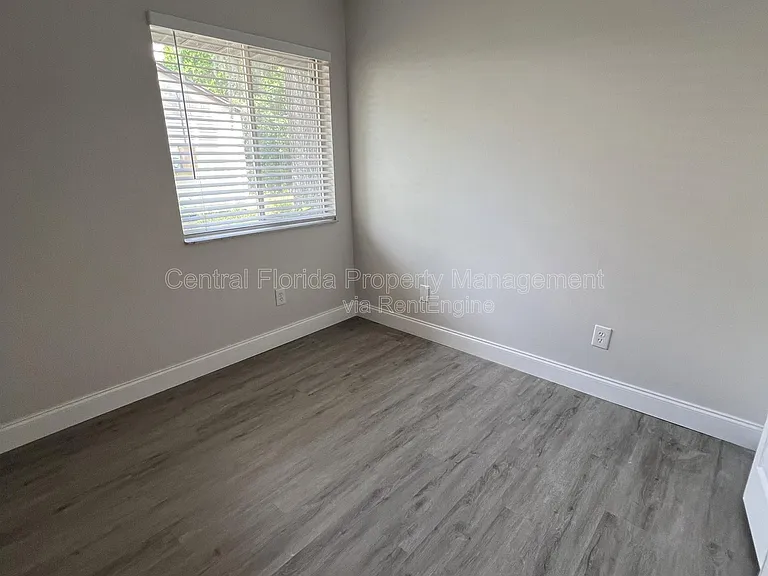 916 Robinhood Ct — Photo 12