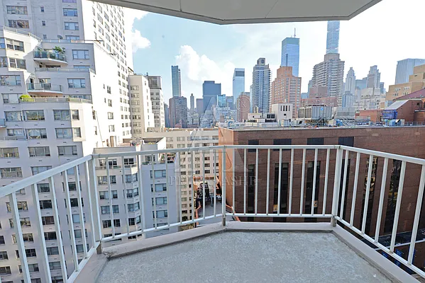 Rented by Peter Ashe | media 23