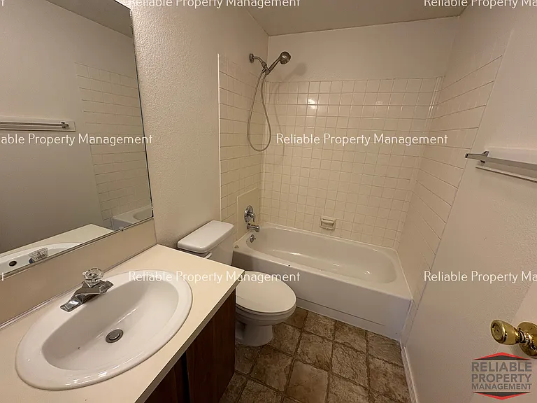 737 Cleveland St #1 — Photo 8