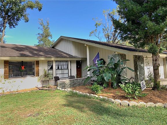 4th image of 511 Sandalwood Dr