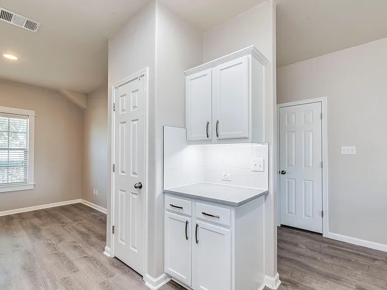 154 Flagstone Trl — Photo 5