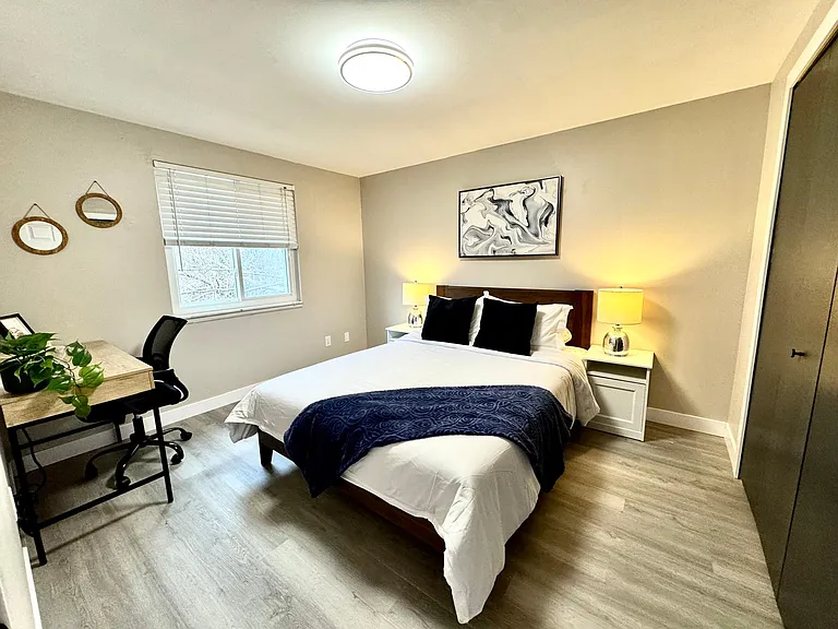 1323 Sunset Blvd — Photo 10