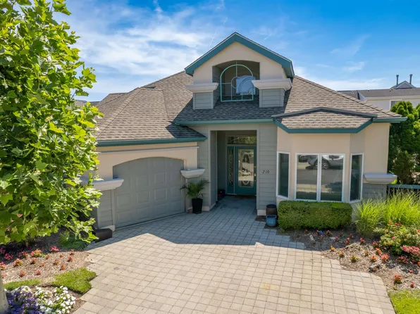 210 Dune Dr, Wildwood Crest, NJ 08260