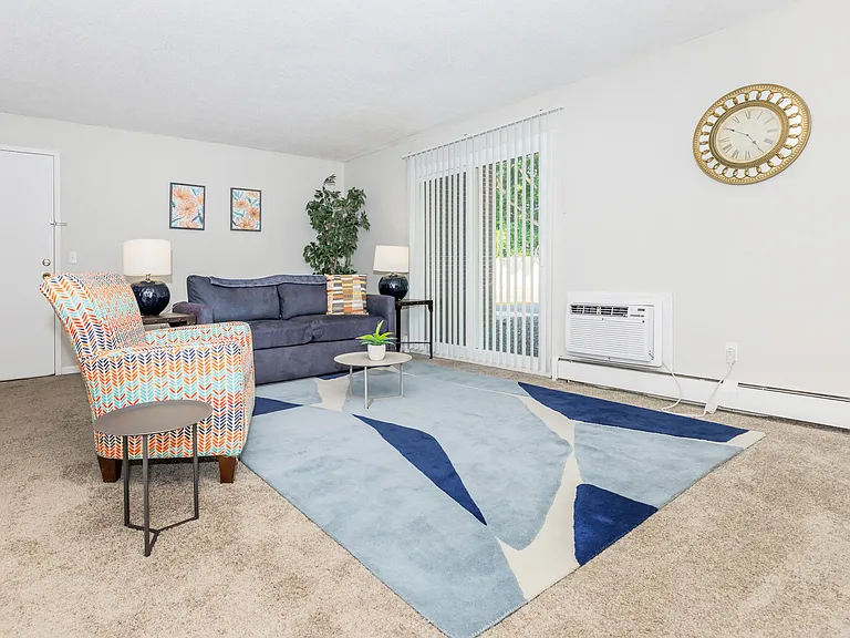 Rivers Edge Apartments — Photo 4