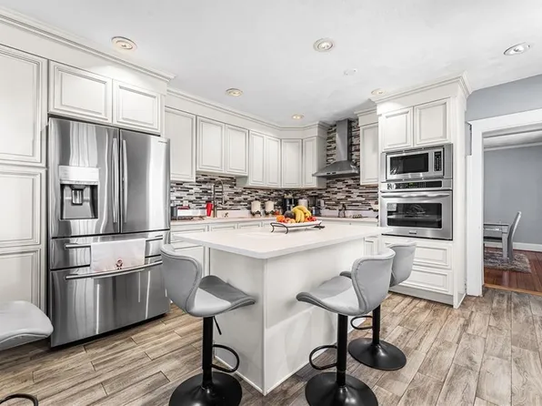 1605 Main St, West Warwick, RI 02893