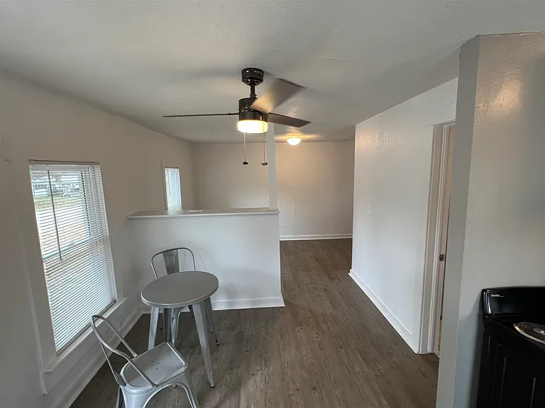 312 W Center St — Photo 7