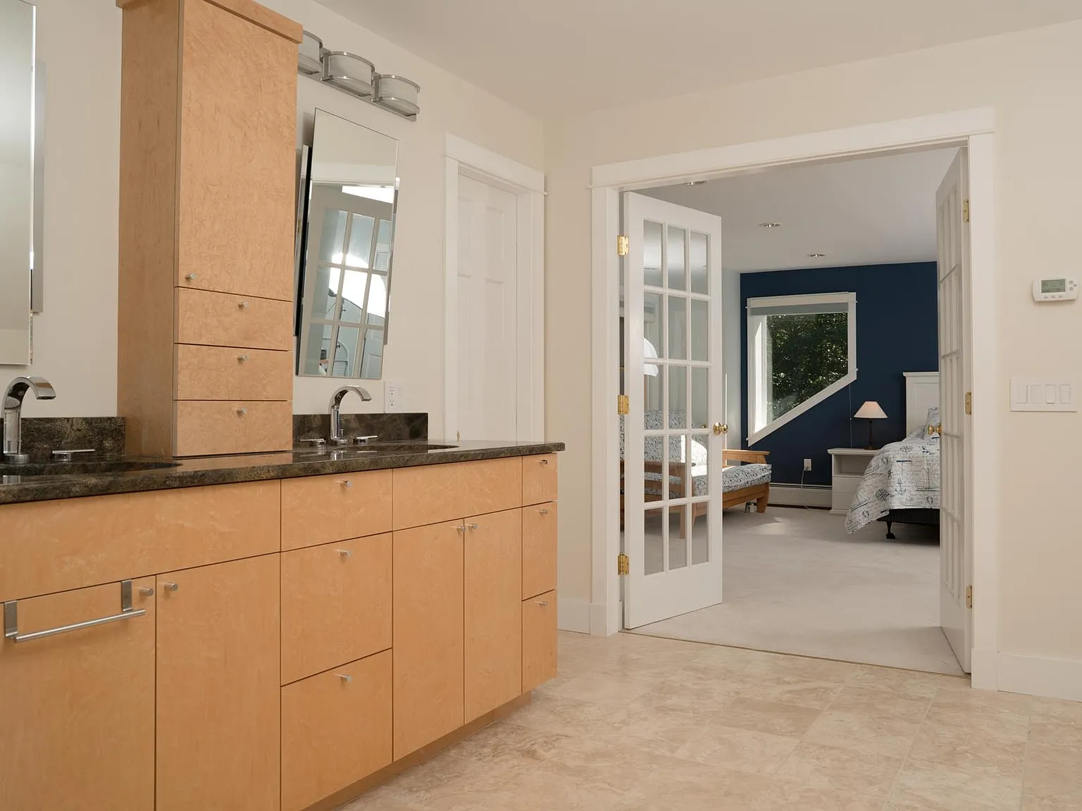 6 bed, 4807 sqft, $2,500 — Photo 4