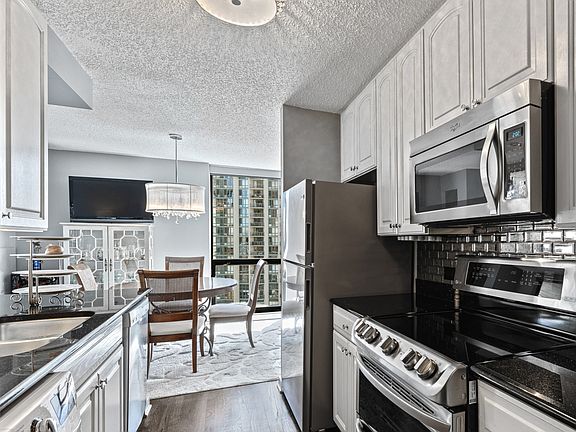 5th image of 1122 N Clark St APT 1708