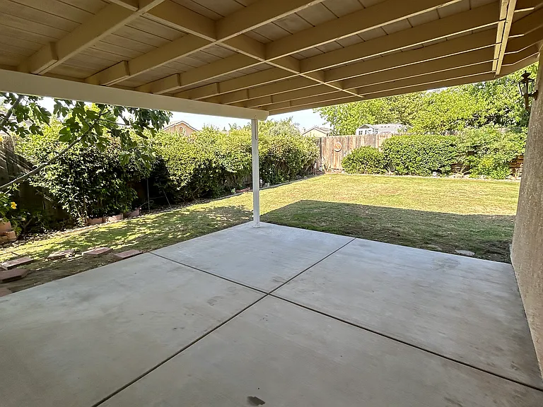 Green Garden Dr — Photo 10
