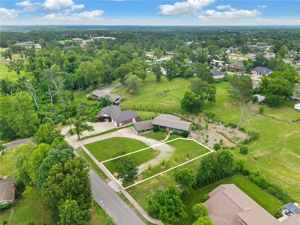 LOT 7 NW D St, Bentonville, AR 72712