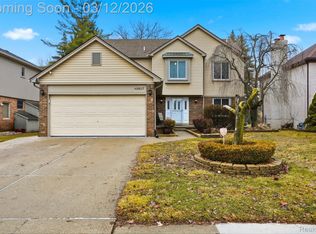 48607 Presidential Dr, Macomb, MI 48044