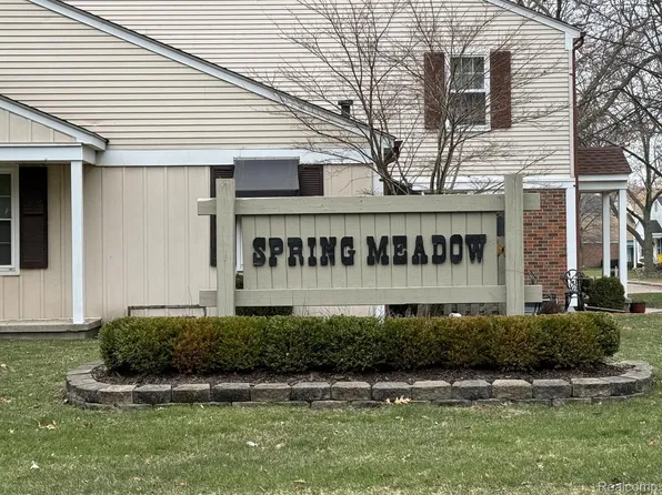 24625 Spring Ln, Harrison Township, MI 48045