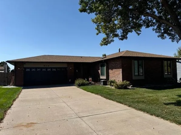 913 Richmond Ave, Hastings, NE 68901