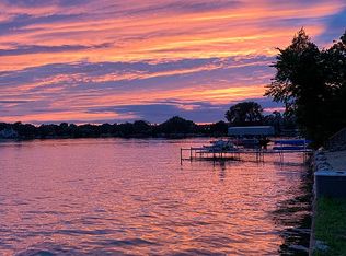 735 N Old Rand Rd, Lake Zurich, IL 60047