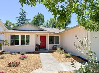 242 Pheasant Dr, Healdsburg, CA 95448