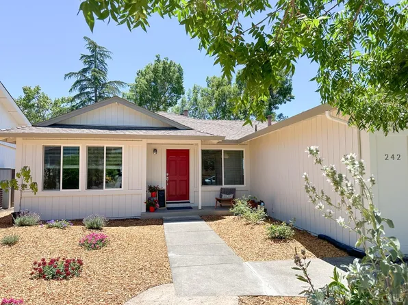 242 Pheasant Drive, Healdsburg, CA 95448