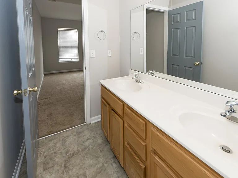 1218 Vistiana Dr — Photo 67