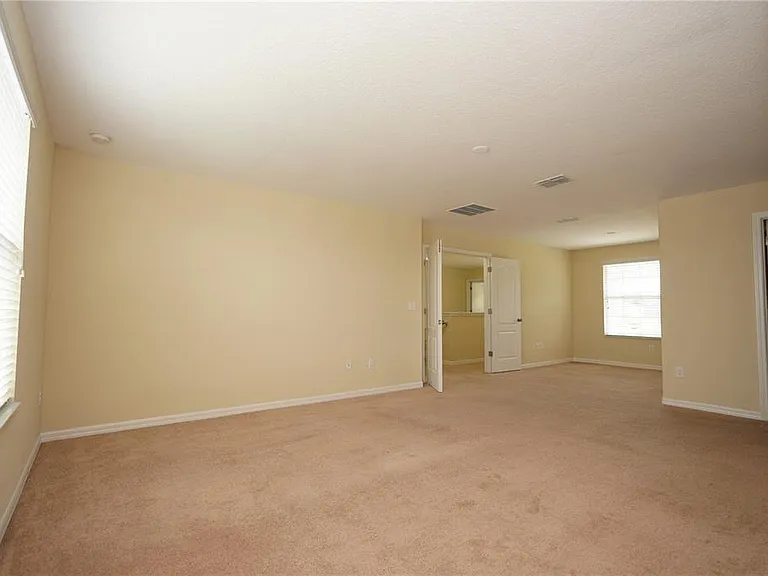 2926 Youngford St — Photo 22