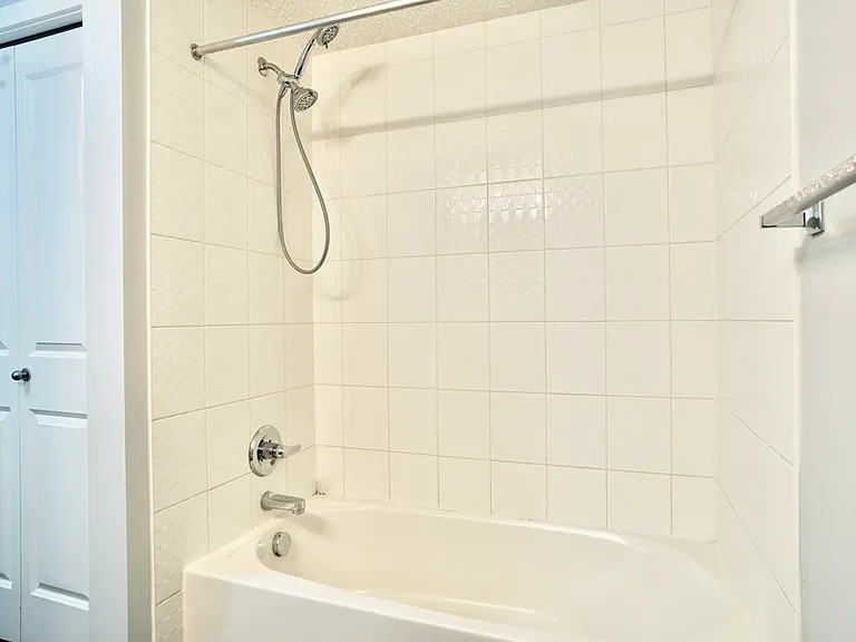 5816 Mullen Pl NW #320 — Photo 9