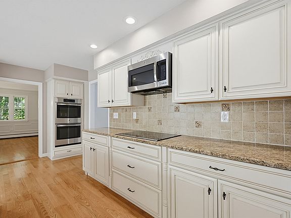 5th image of 8 Turner Hill Rd