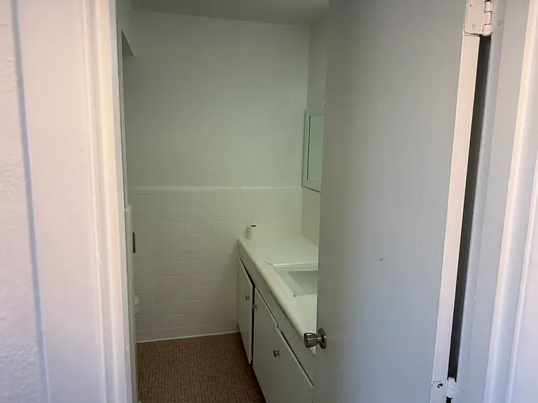 1313 Calaveras St #A — Photo 11