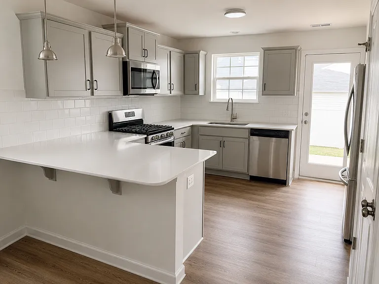 3915 Straw Hat Rd — Photo 3