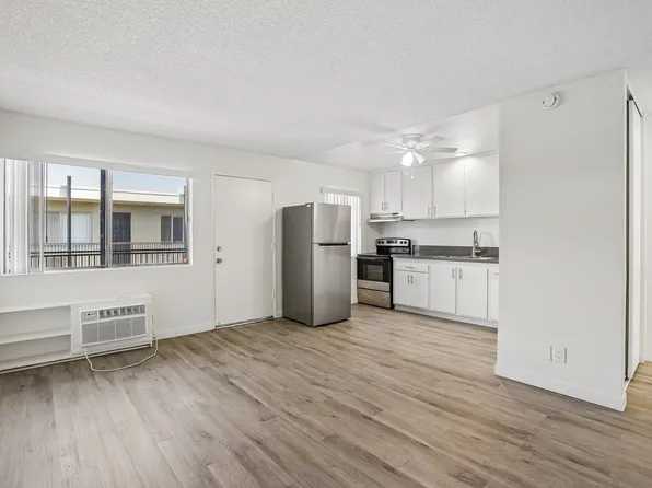 Clearwater Apartments, 13940 Paramount Blvd APT 406, Paramount, CA 90723