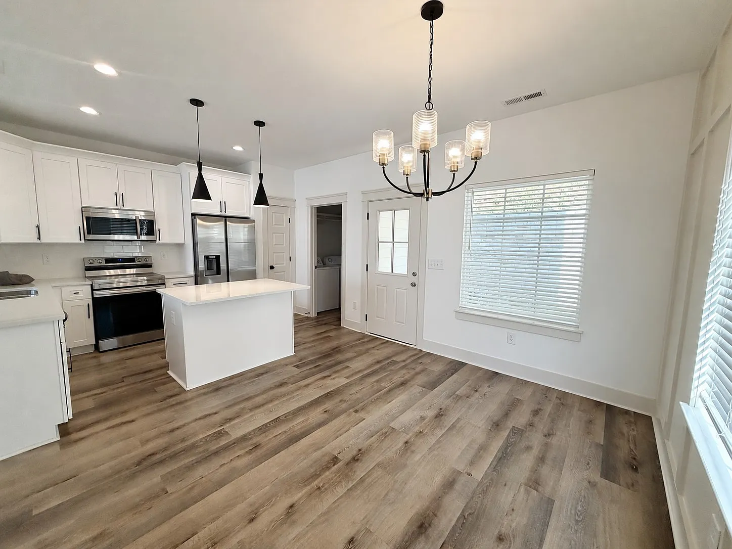 2 bed, 2.5 bath, 1506 sqft, $2,600 — Photo 4