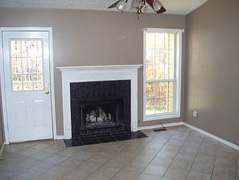 4th image of 3830 Stoney Creek Dr