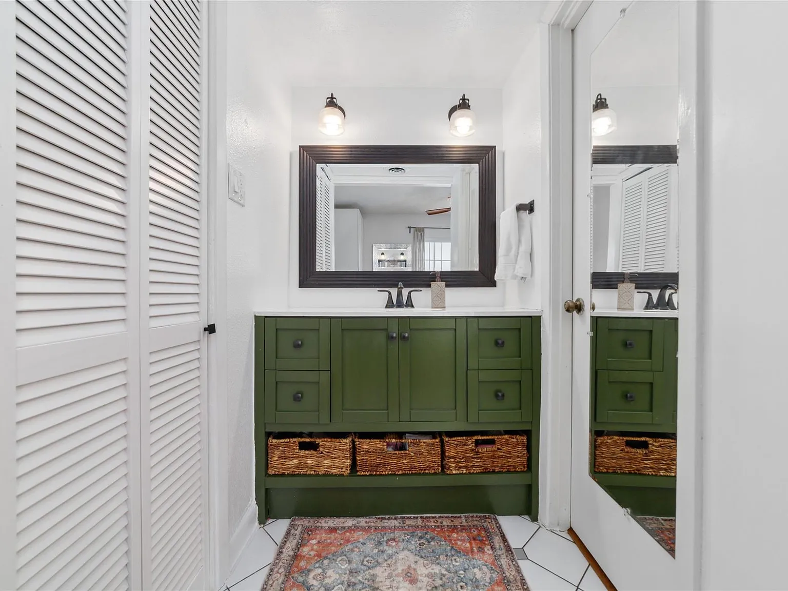 1 bed, 1.0 bath, 654 sqft, $1,300 — Photo 3