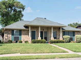 1009 Hunters Glen Dr, Mesquite, TX 75150