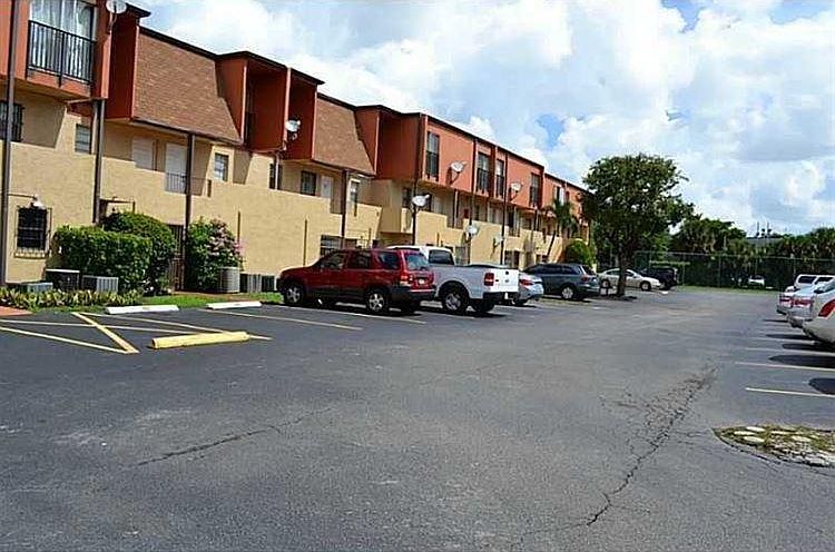 1st image of 315 NW 109th Ave APT 201