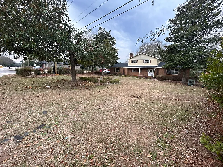 998 S Main St — Photo 2