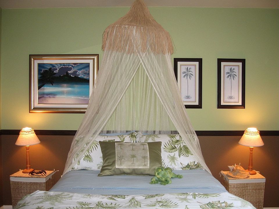 Guest bedroom
