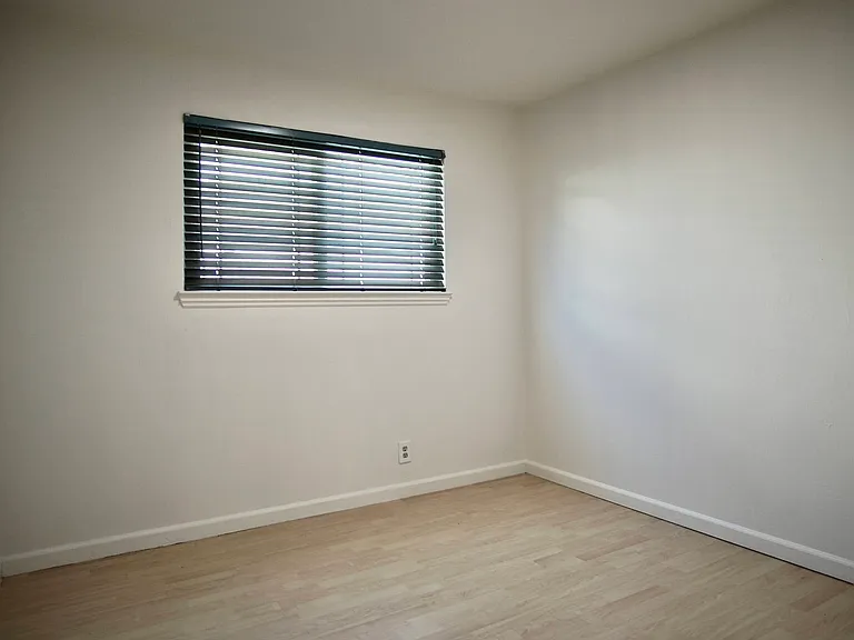 3001 Knights Bridge Rd — Photo 10