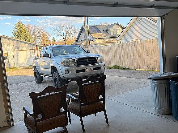 4th image of 207 Fabrick St