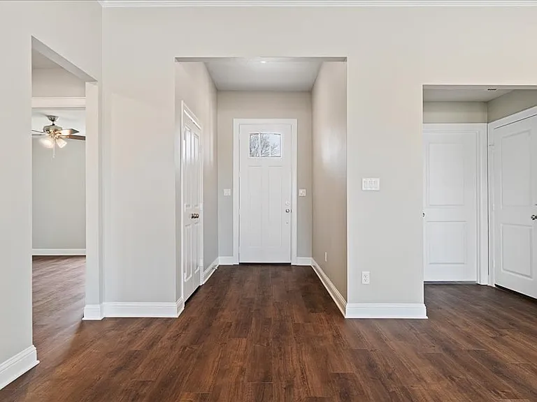 19139 Seneca Dr — Photo 6