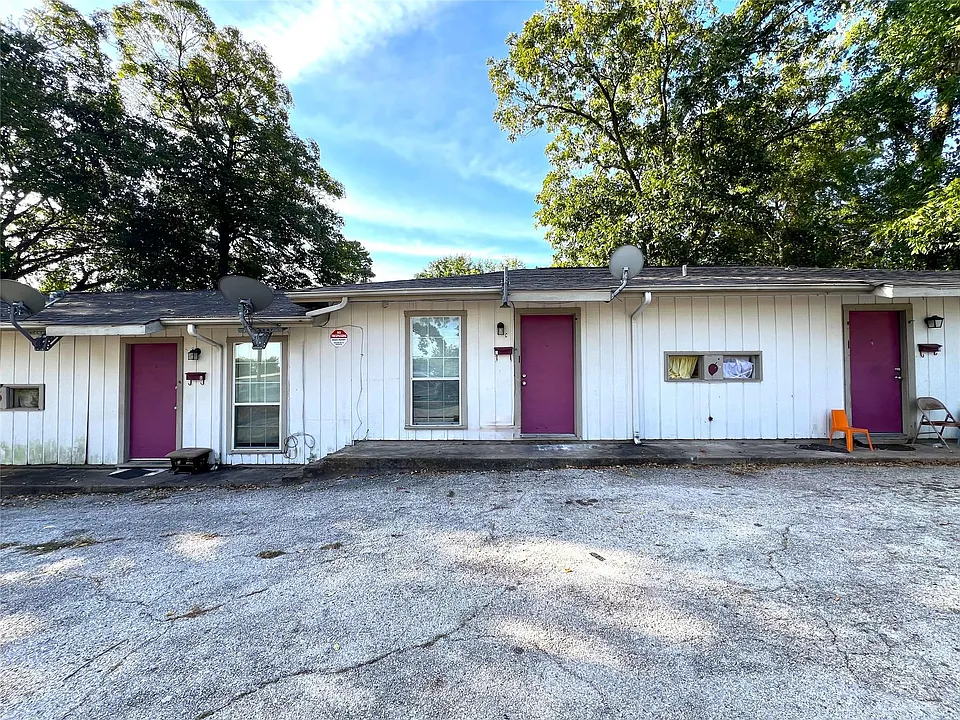 1210 Sycamore Ave #C