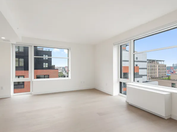 414 Gerard Avenue image 5 of 12