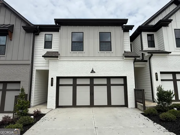 321 Brook Landing Cir, Auburn, GA 30011