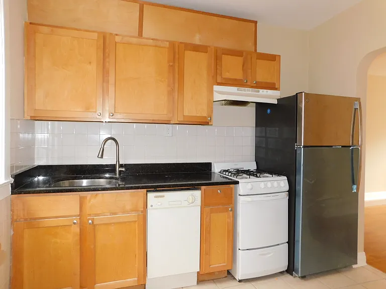 1112 W Columbia Ave #25 — Photo 4