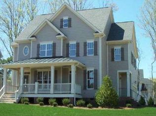 208 Charlesfort Ln, Holly Springs, NC 27540