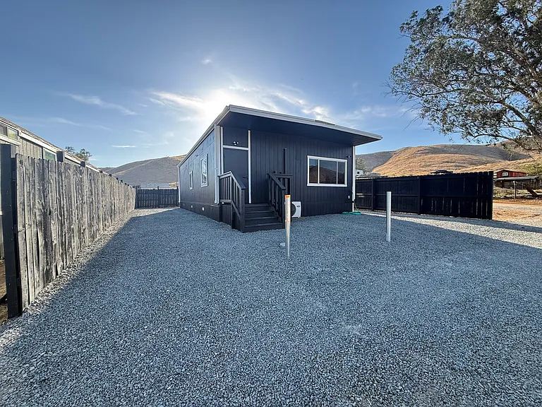 3583 Lindsay St — Photo 10