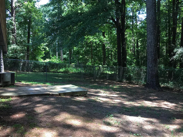 117 Redstone Dr — Photo 16