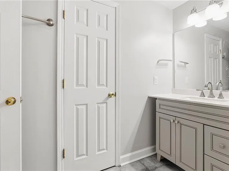 2700 Pine Tree Rd NE #2303 — Photo 16