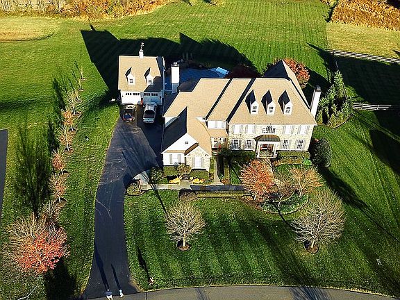4th image of 16 Cumberland Dr